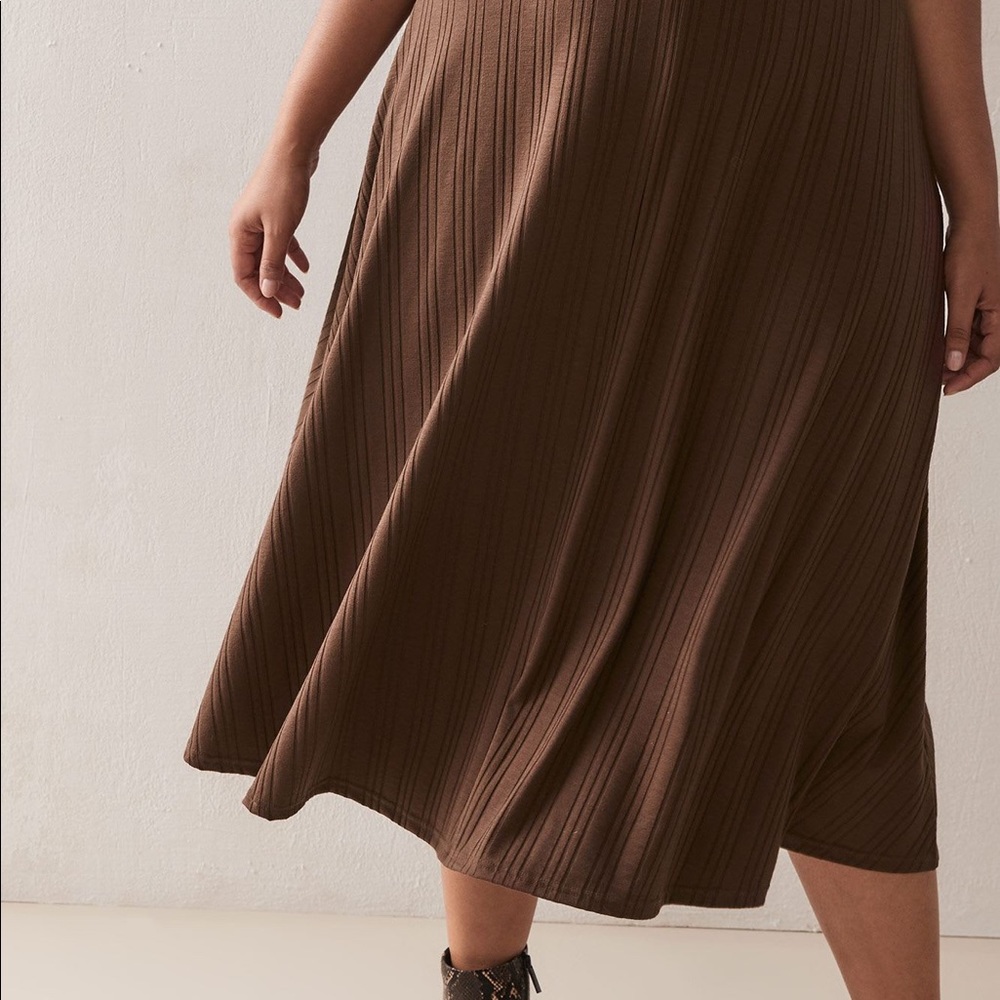 Midi Ribbed Dress - Picture 5 of 6